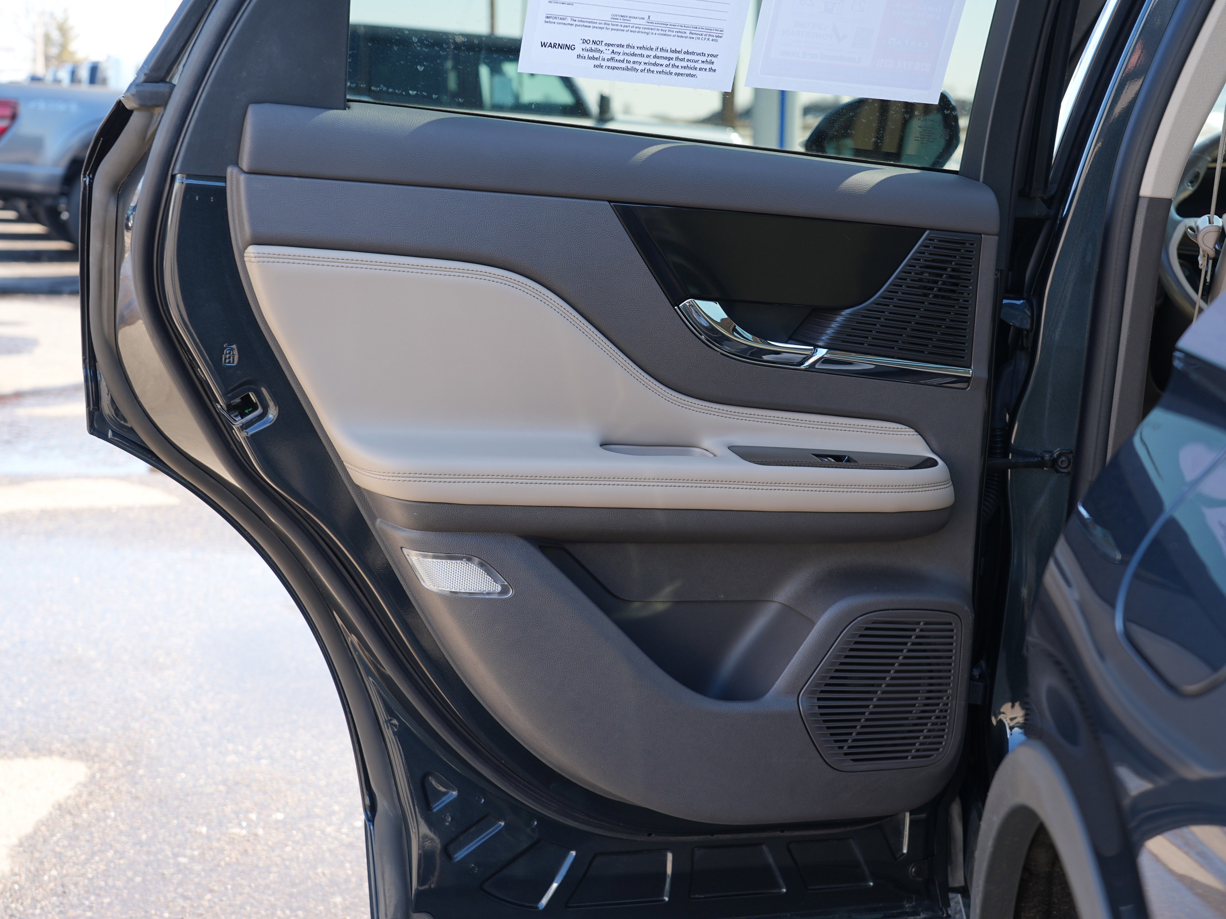 Used 2022 Lincoln Corsair Reserve w/ Elements Package image 24