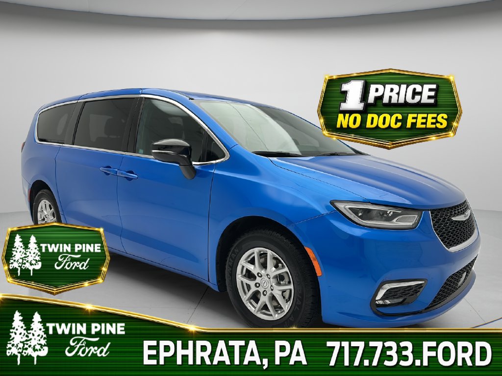 Used 2026 Chrysler Pacifica Select