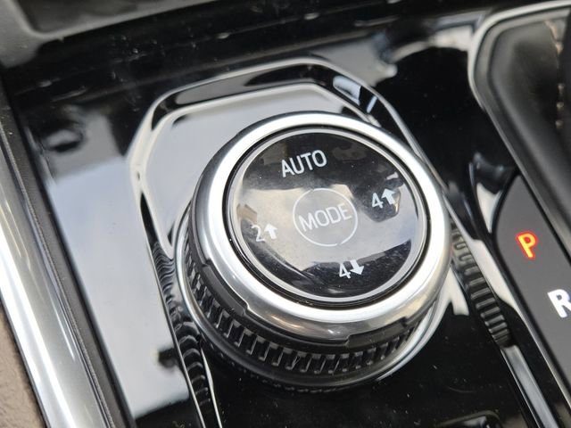 New 2026 GMC Canyon Denali w/ LPO, Denali Black Edition image 9