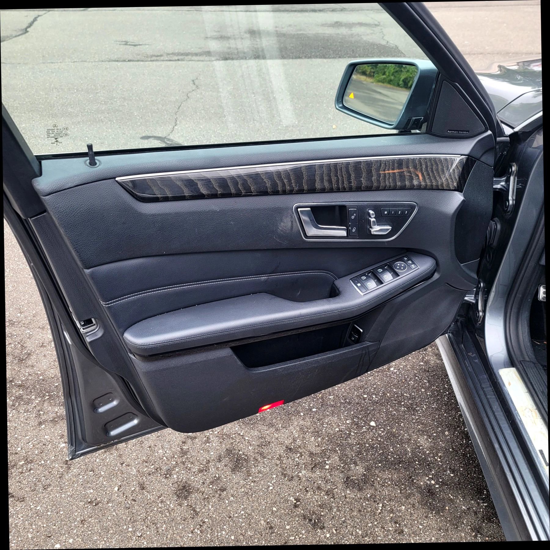 Used 2016 Mercedes-Benz E 350 4MATIC Sedan image 27