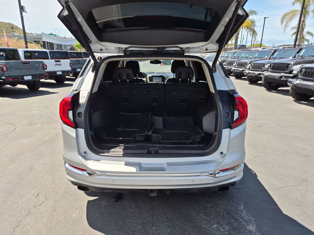 Used 2020 GMC Terrain Denali w/ Denali Premium Package AWD/4WD image 26