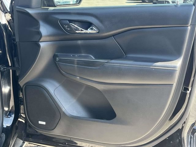 Used 2017 GMC Acadia SLT w/ LPO, Floor Liner Package FWD image 28