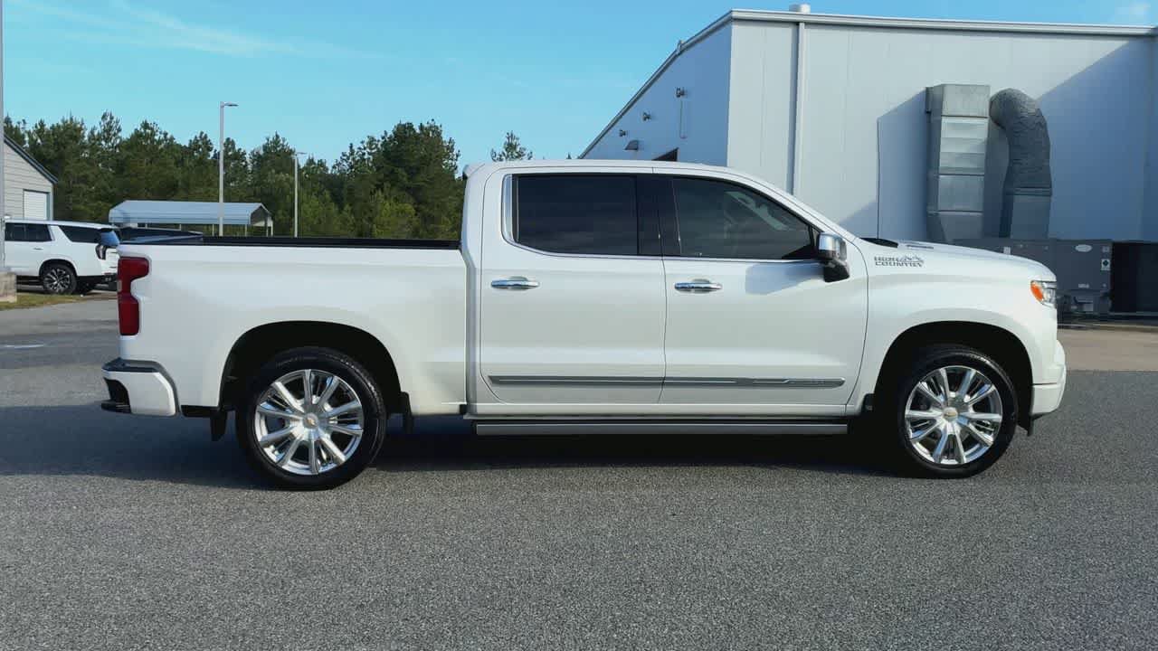Used 2025 Chevrolet Silverado 1500 High Country AWD/4WD image 9