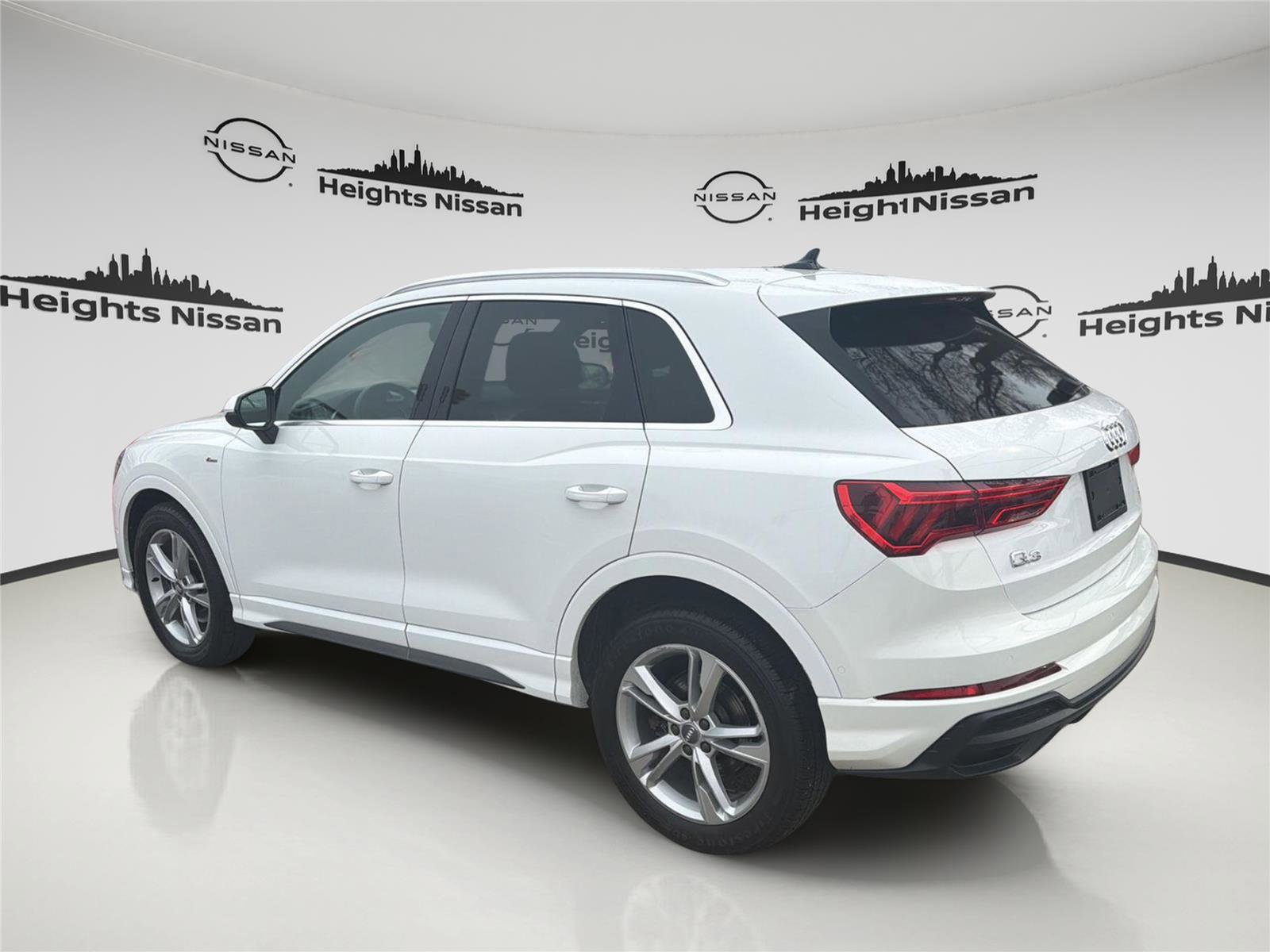 Used 2020 Audi Q3 2.0T Prestige w/ Prestige Package image 3
