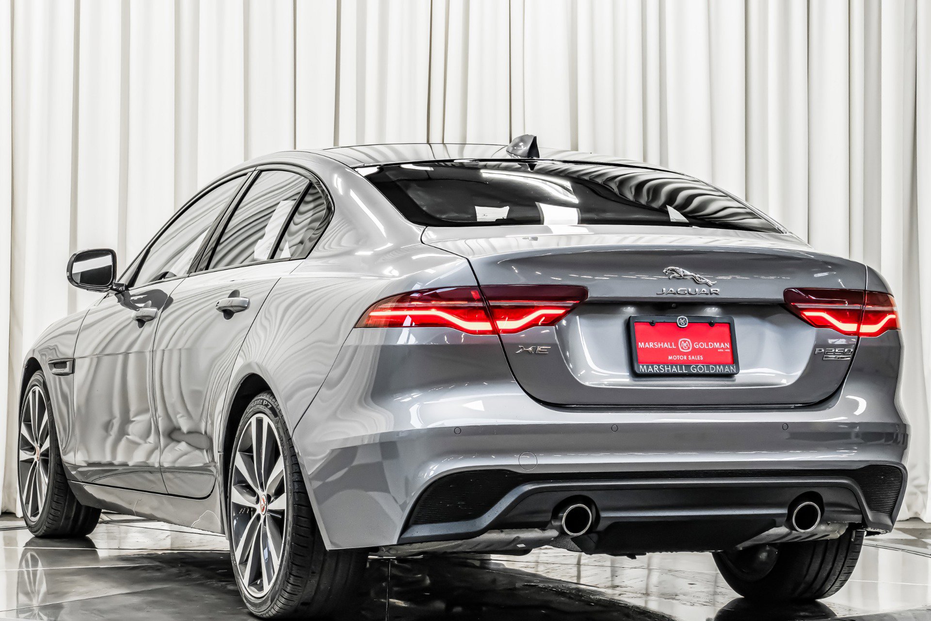 Used 2020 Jaguar XE S image 7