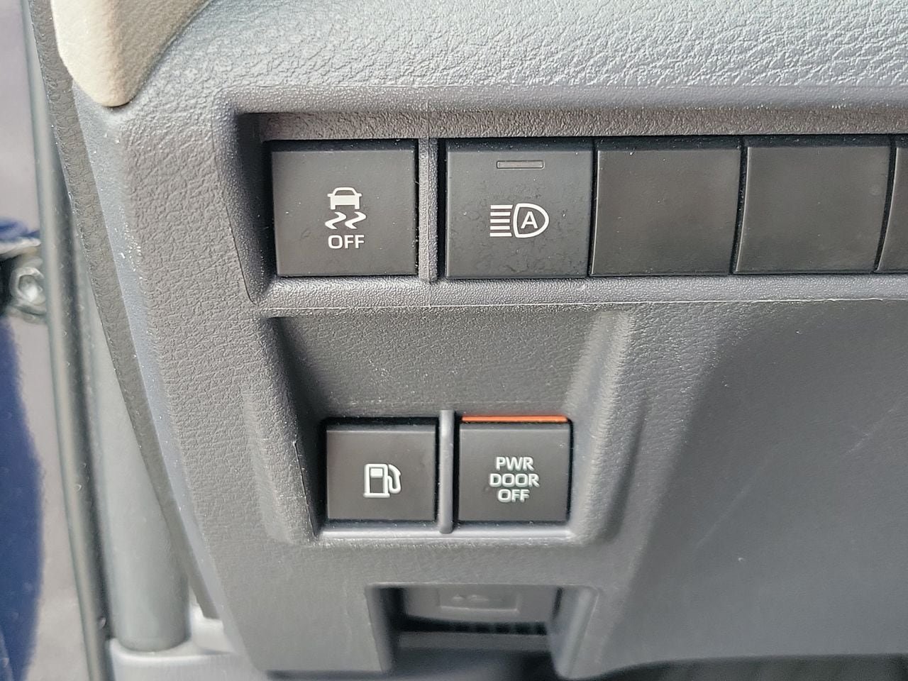 Used 2023 Toyota Sienna XLE FWD image 32