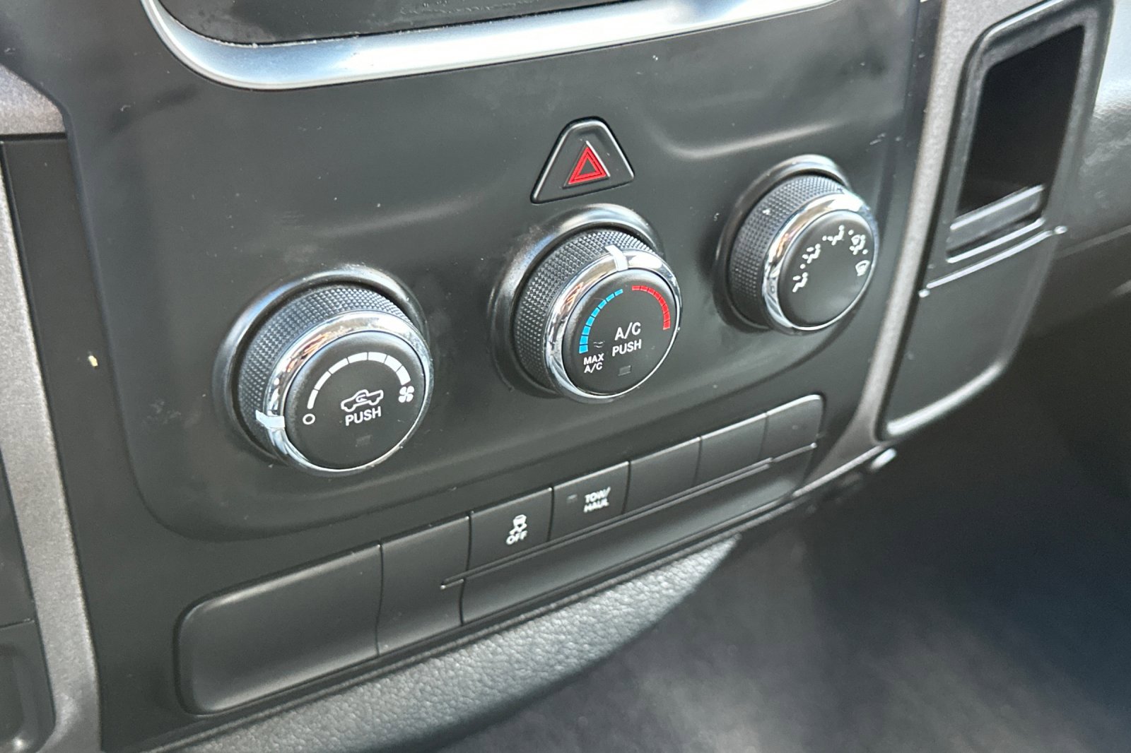 Used 2017 RAM 1500 Express image 27