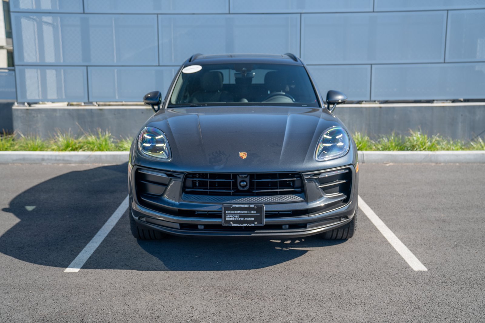 Certified 2026 Porsche Macan AWD/4WD image 6
