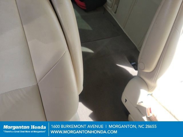 Used 2010 Chrysler Town & Country Limited image 25
