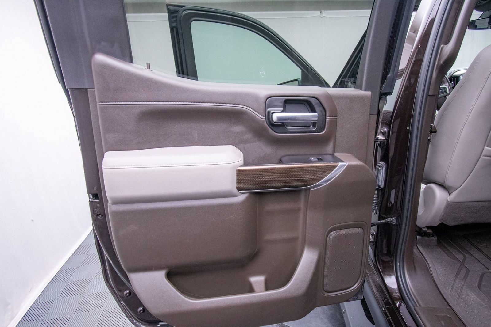 Used 2020 Chevrolet Silverado 1500 LT Trail Boss image 16