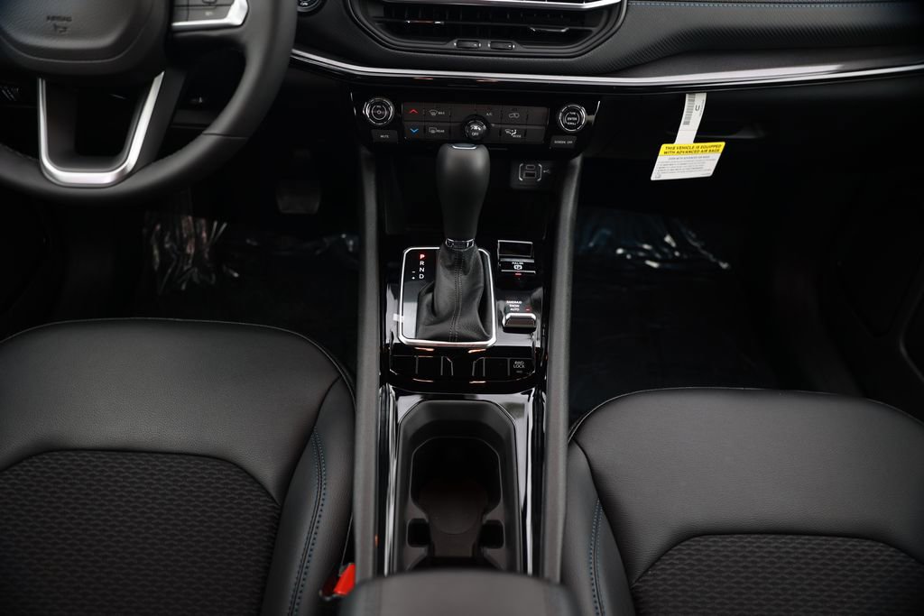 New 2026 Jeep Compass Latitude image 25