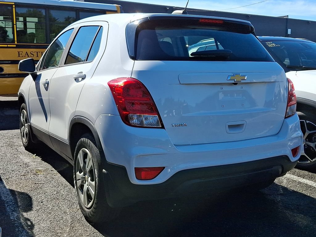 Used 2018 Chevrolet Trax LS w/ LPO, Protection Package FWD image 6
