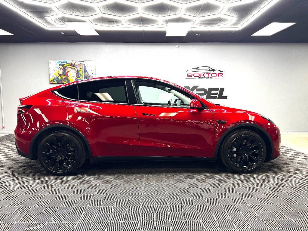 Used 2021 Tesla Model Y Long Range image 16