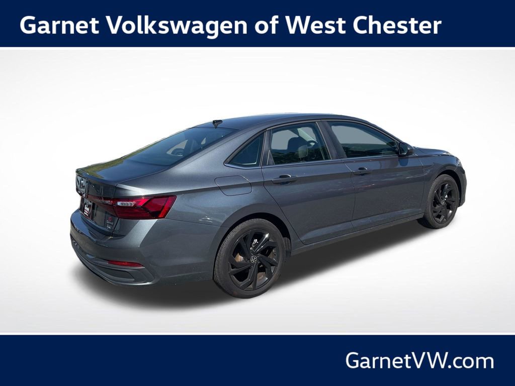 Certified 2025 Volkswagen Jetta SE w/ Black Wheel Package FWD image 5