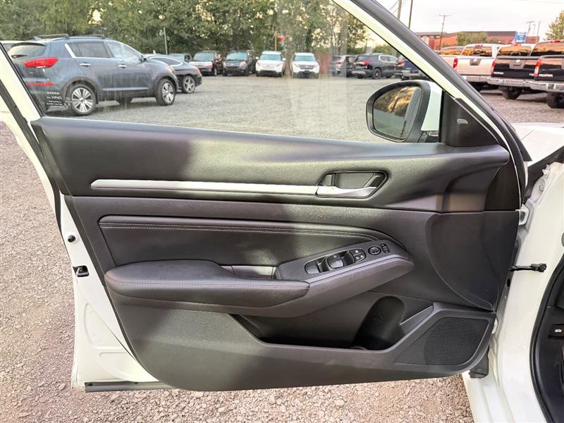 Used 2019 Nissan Altima 2.5 SV image 12