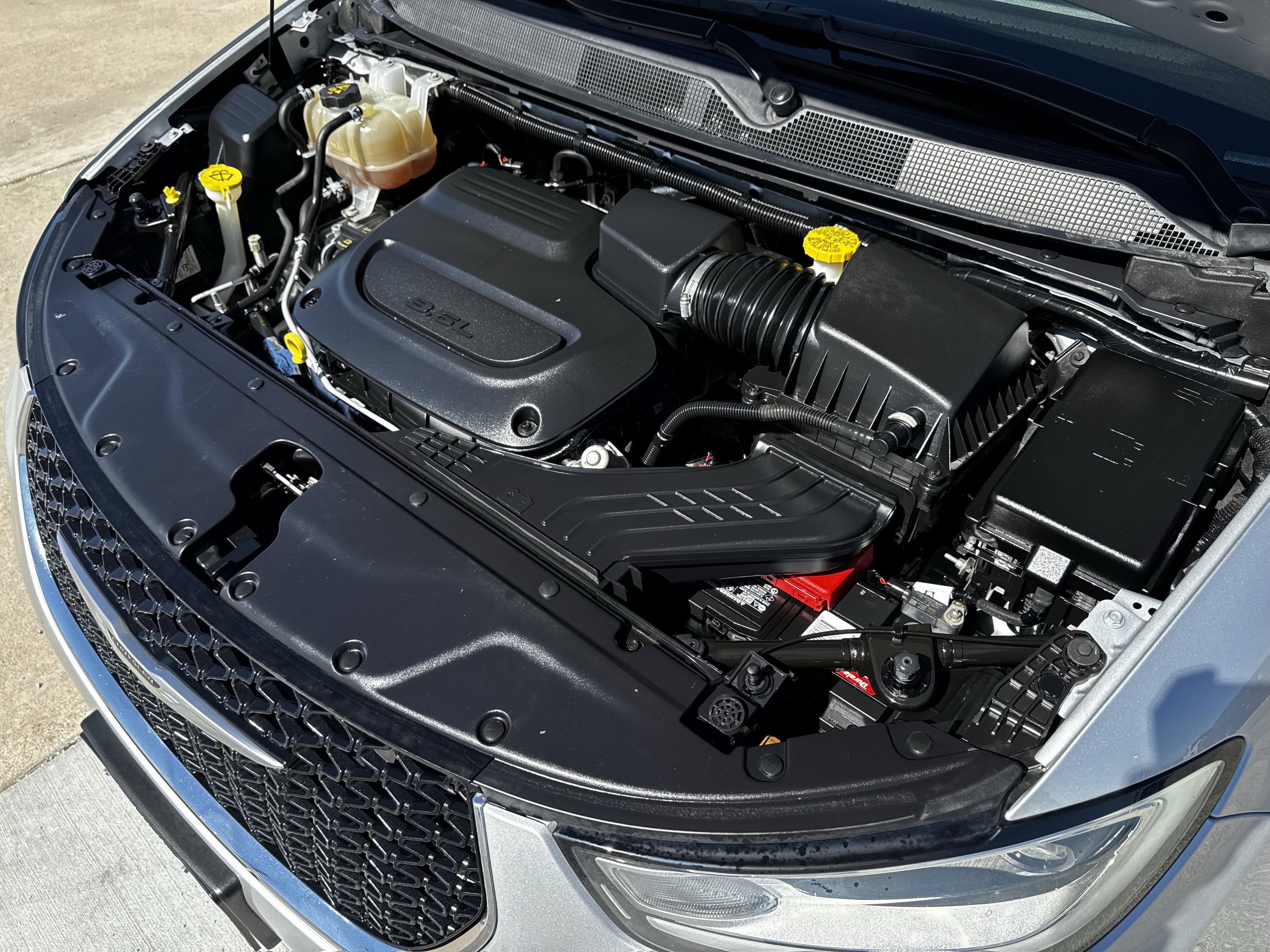 Used 2023 Chrysler Pacifica Limited image 34