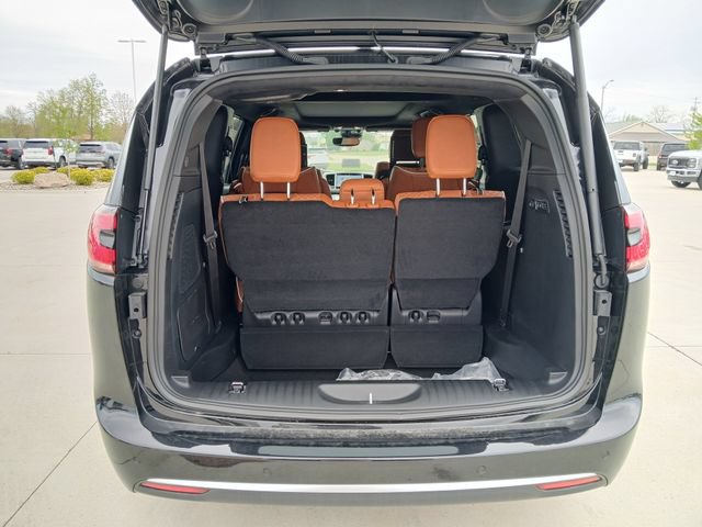 New 2026 Chrysler Pacifica Pinnacle AWD/4WD image 20