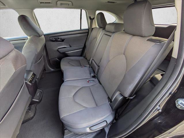 Used 2023 Toyota Highlander LE image 22