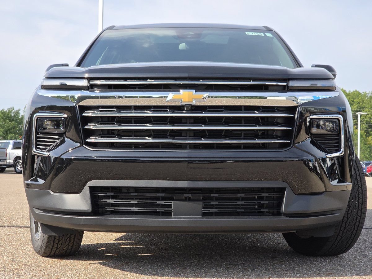 New 2027 Chevrolet Traverse LT w/ Sun and Wheel Package FWD image 14