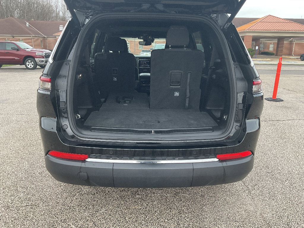 Used 2024 Jeep Grand Cherokee L Laredo w/ Luxury Tech Group I image 15