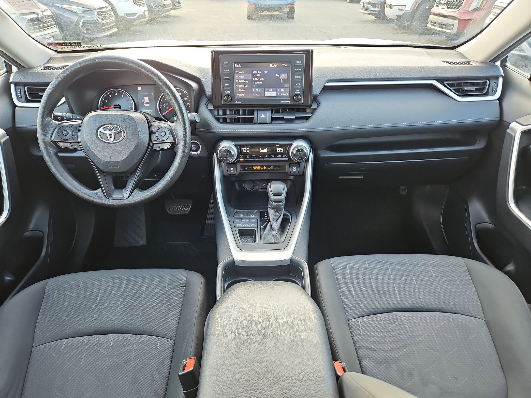 Used 2020 Toyota RAV4 XLE image 29