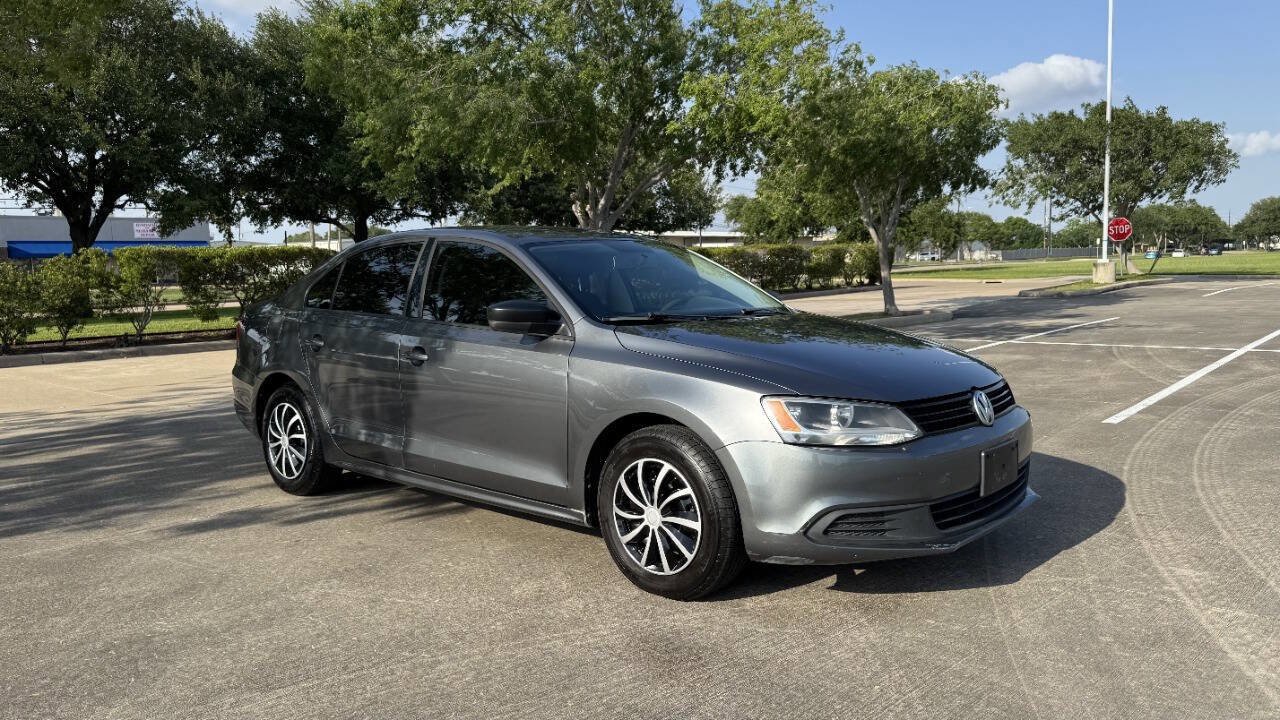 Used 2014 Volkswagen Jetta S image 4