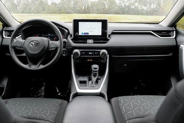 Used 2025 Toyota RAV4 XLE image 18