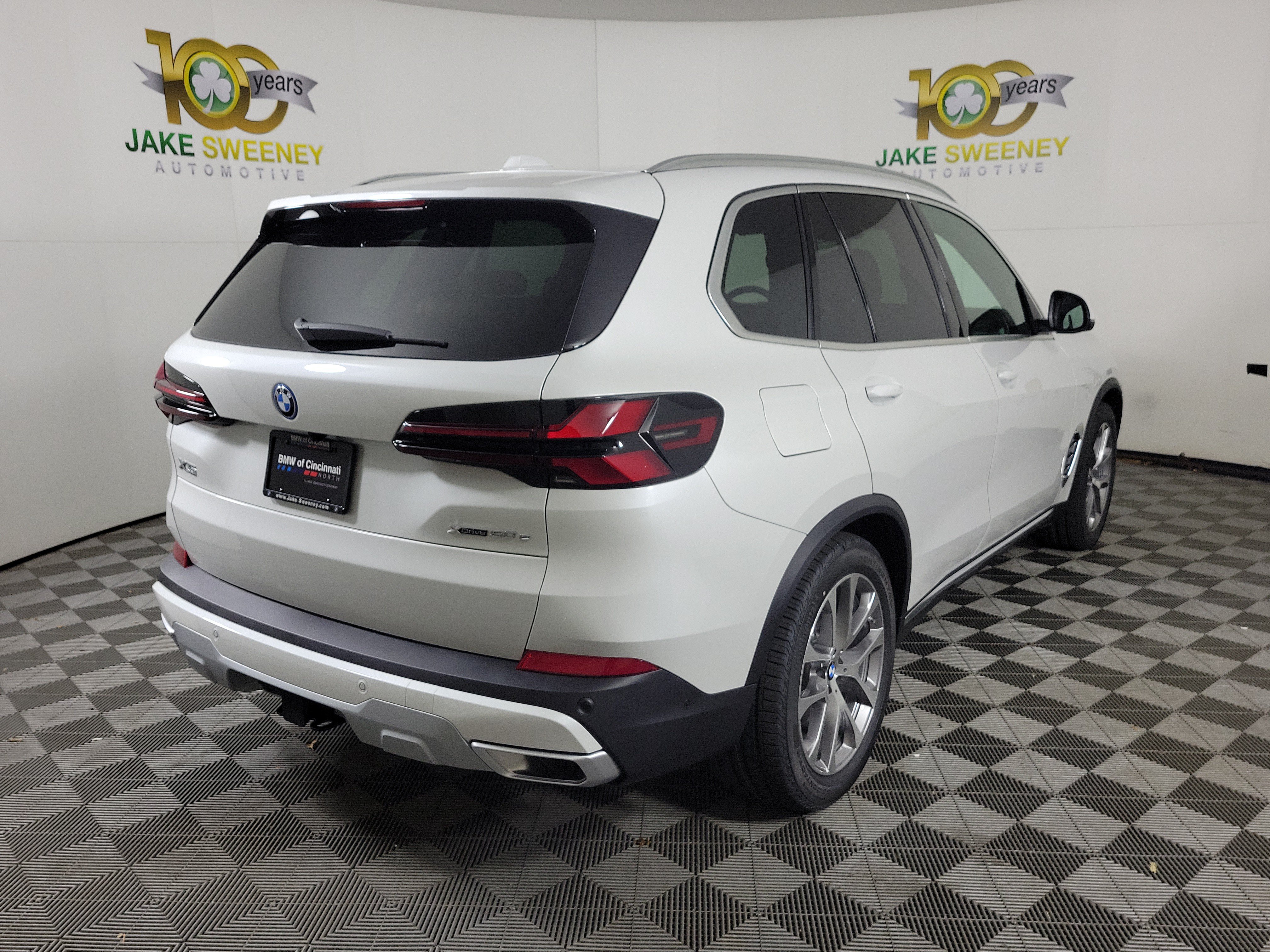 New 2026 BMW X5 xDrive50e w/ Executive Package AWD/4WD image 7