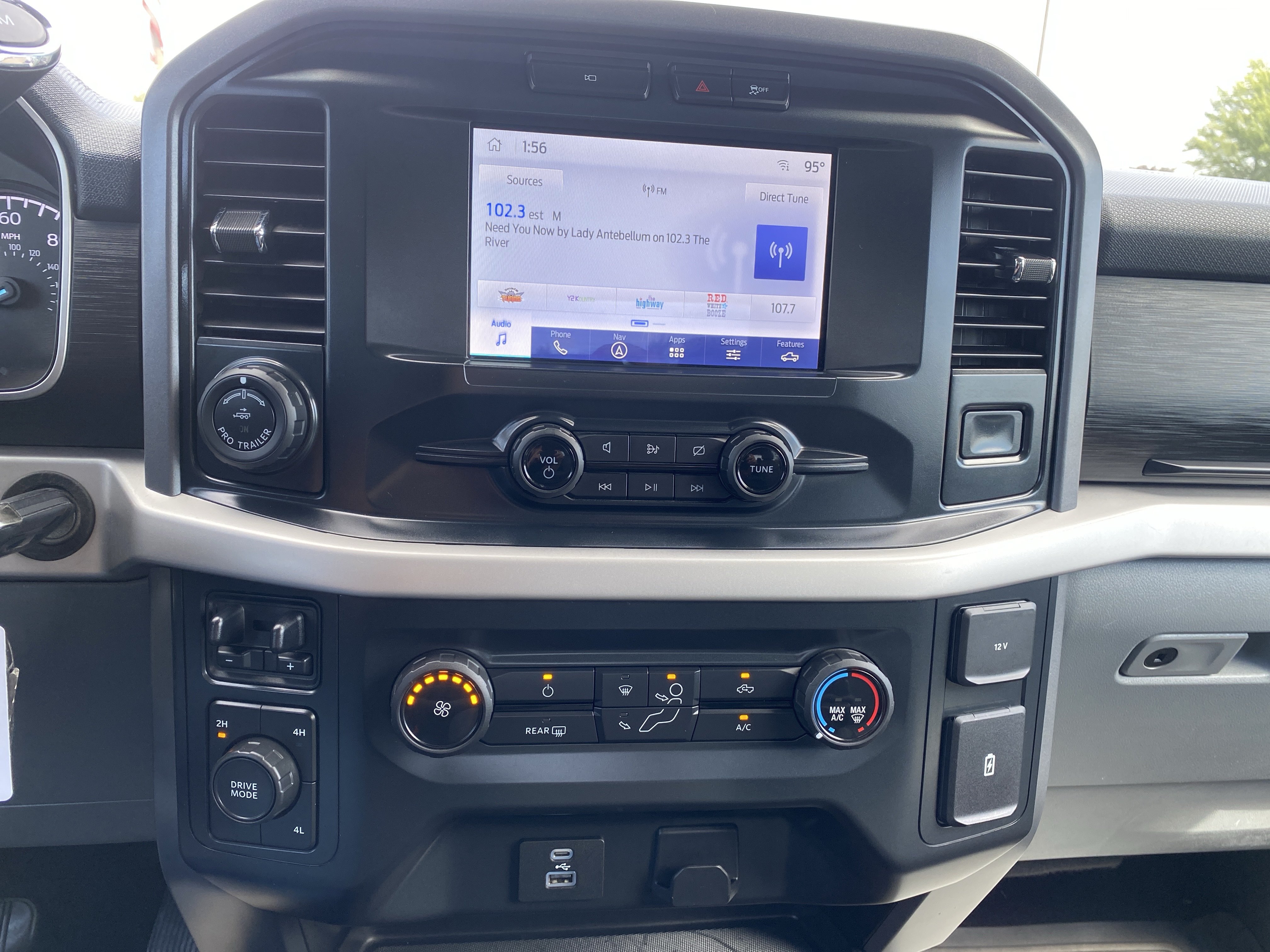 Used 2022 Ford F150 XLT w/ Trailer Tow Package AWD/4WD image 18