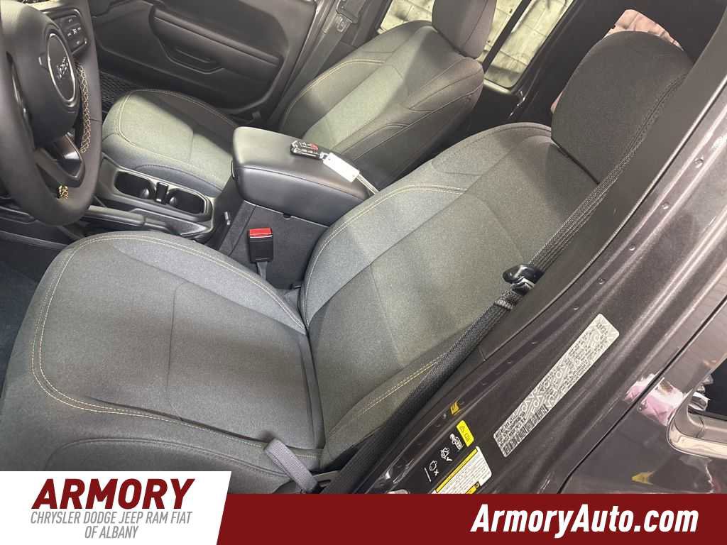 Used 2024 Jeep Wrangler Willys image 12