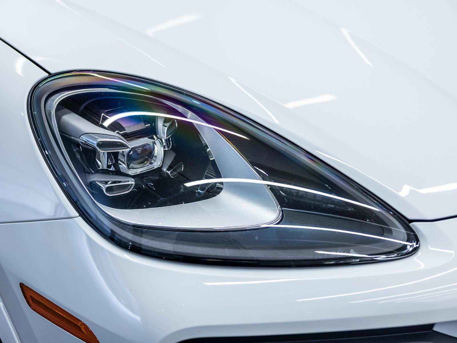 Certified 2023 Porsche Cayenne Platinum Edition image 14