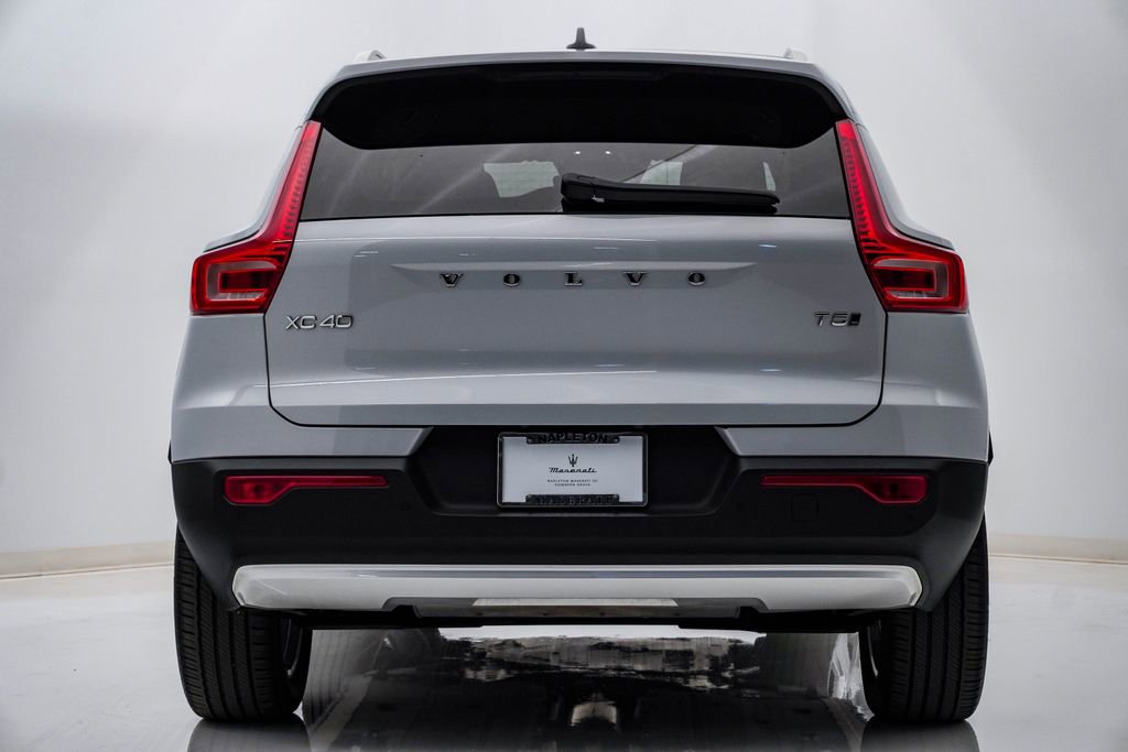 Used 2020 Volvo XC40 T5 Momentum w/ Protection Package Premier image 8