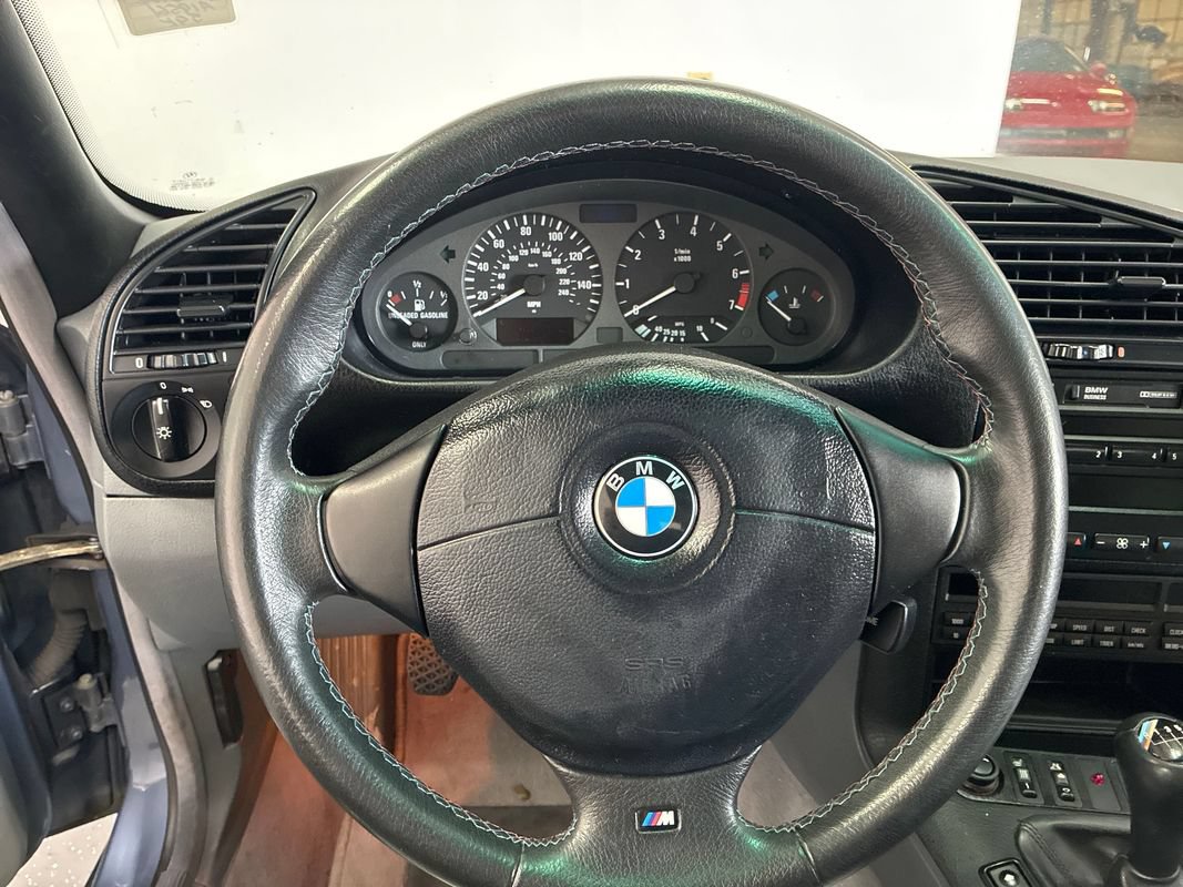 Used 1999 BMW 323i Convertible RWD image 12
