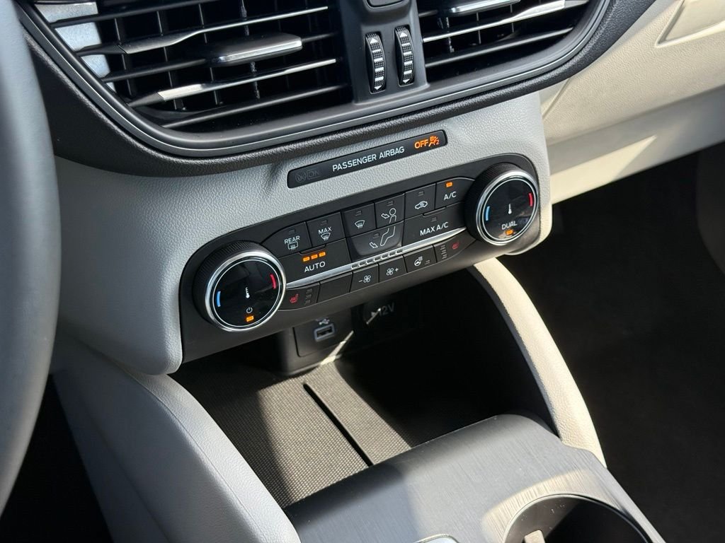 Used 2023 Ford Escape Active AWD/4WD image 35