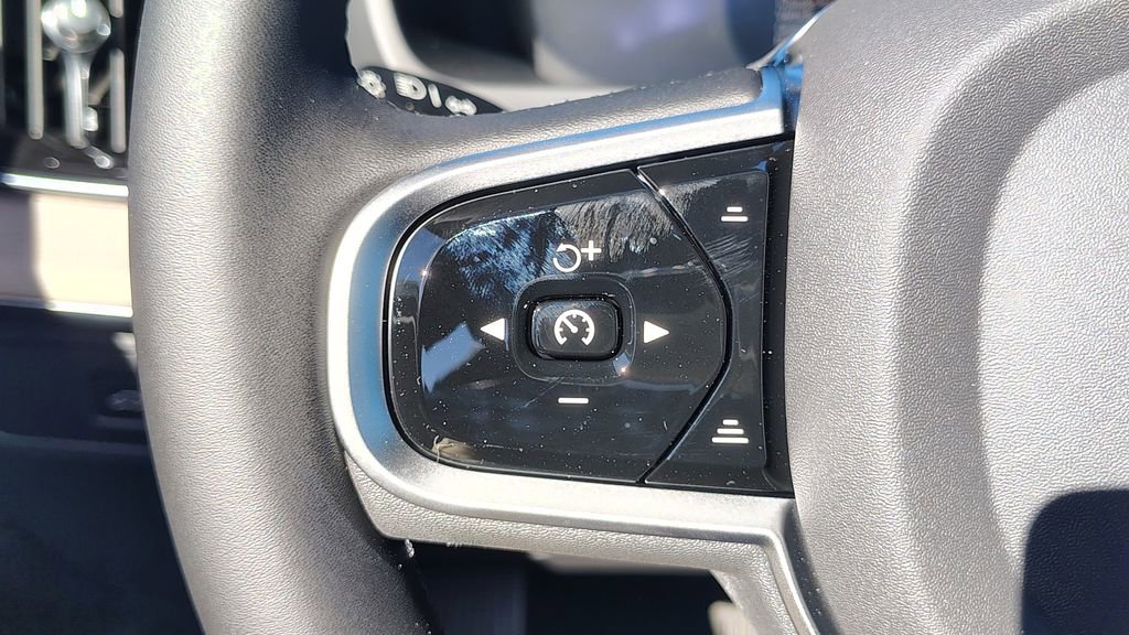 New 2026 Volvo XC90 B6 Plus w/ Protection Package Premier image 15