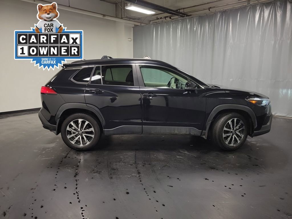 Used 2024 Toyota Corolla Cross XLE image 9