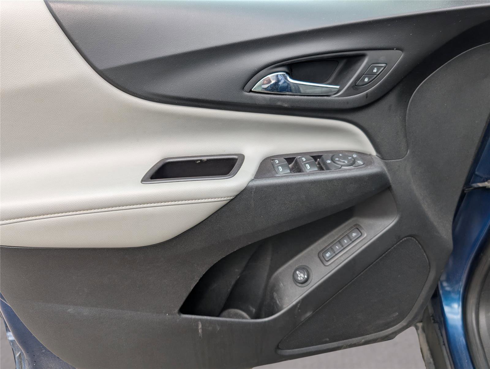 Used 2020 Chevrolet Equinox Premier image 14