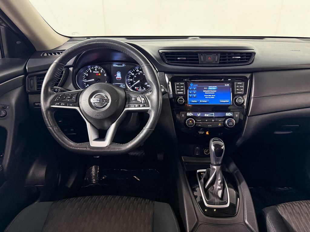 Used 2017 Nissan Rogue SV w/ SV Premium Package AWD/4WD image 15