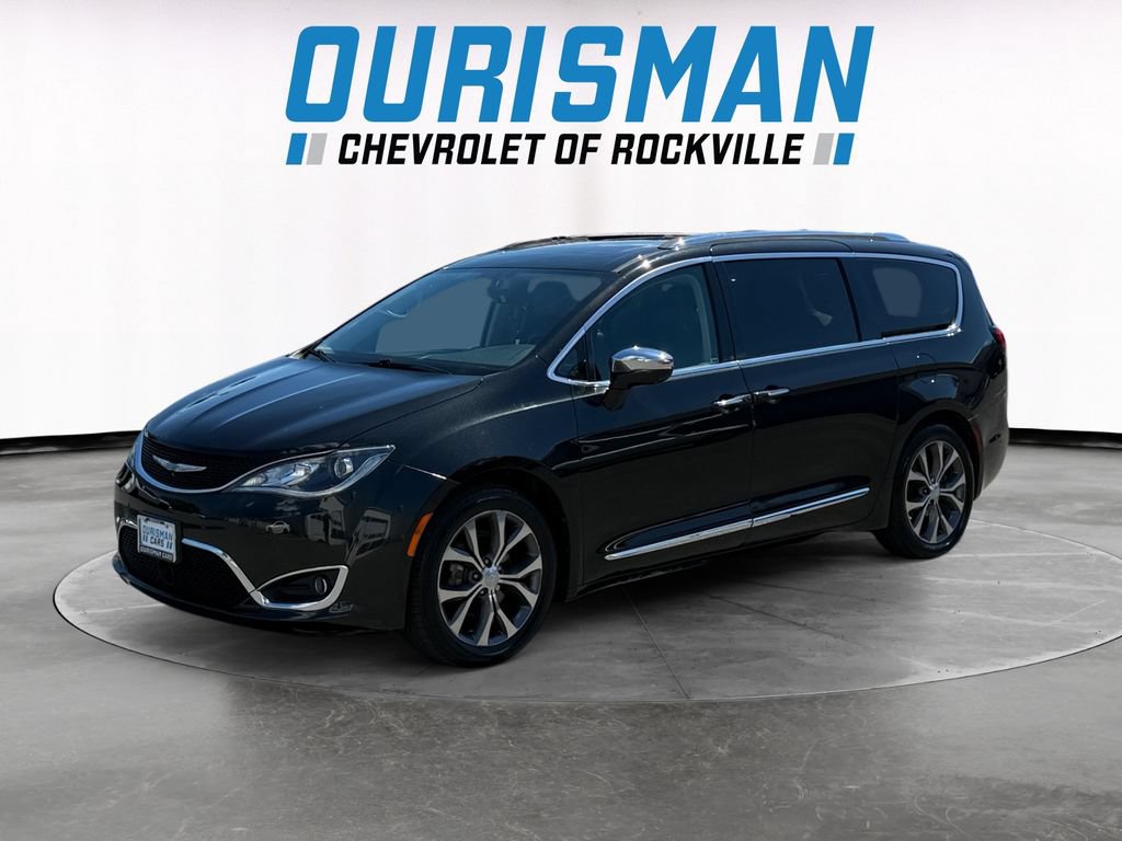 Used 2018 Chrysler Pacifica Limited w/ Tire & Wheel Group FWD image 2