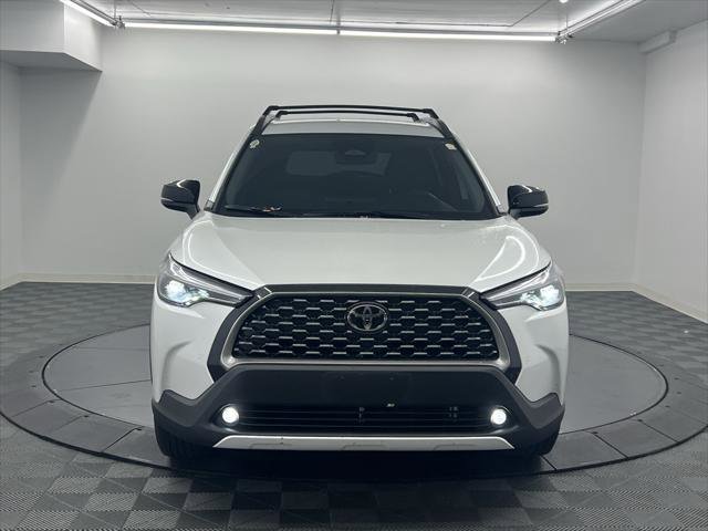 Certified 2025 Toyota Corolla Cross XLE image 5