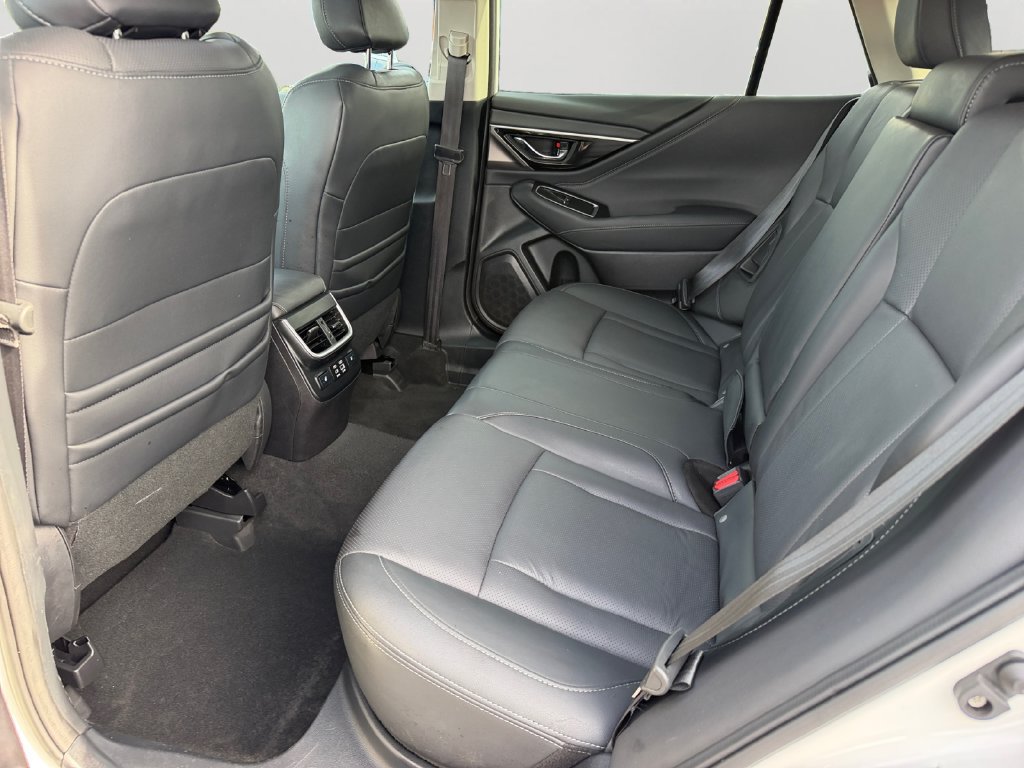 Used 2023 Subaru Outback Limited AWD/4WD image 12