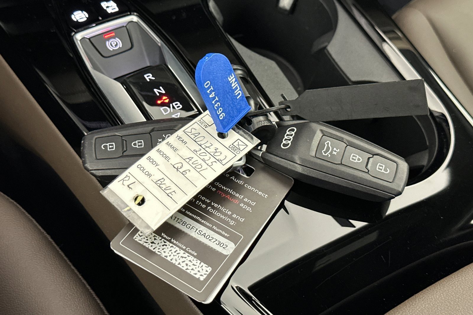 Used 2025 Audi Q6 e-tron Premium w/ Convenience Package image 24