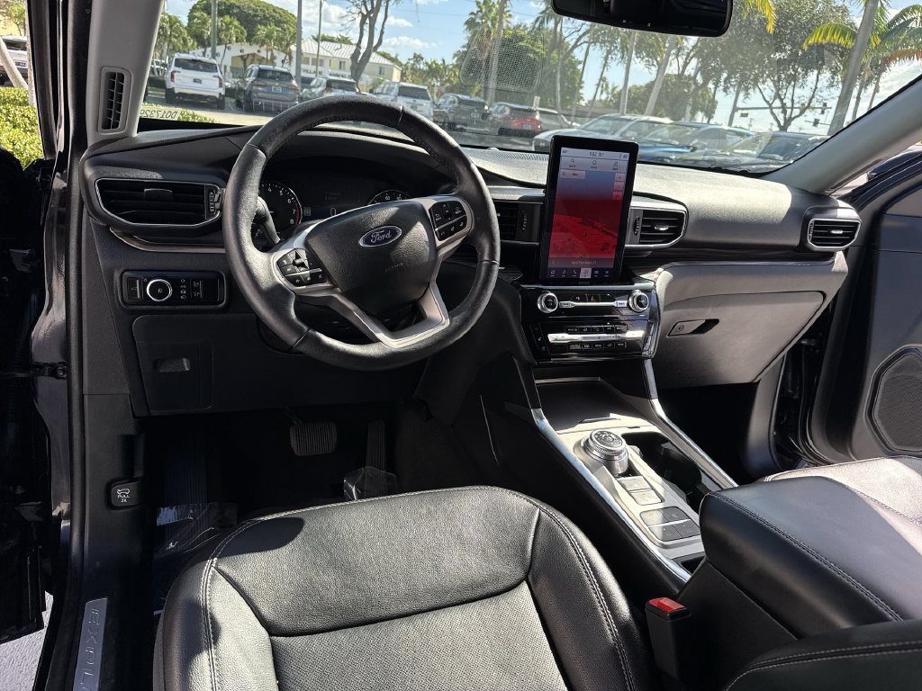 Used 2023 Ford Explorer Limited w/ Limited Technology Package RWD image 35