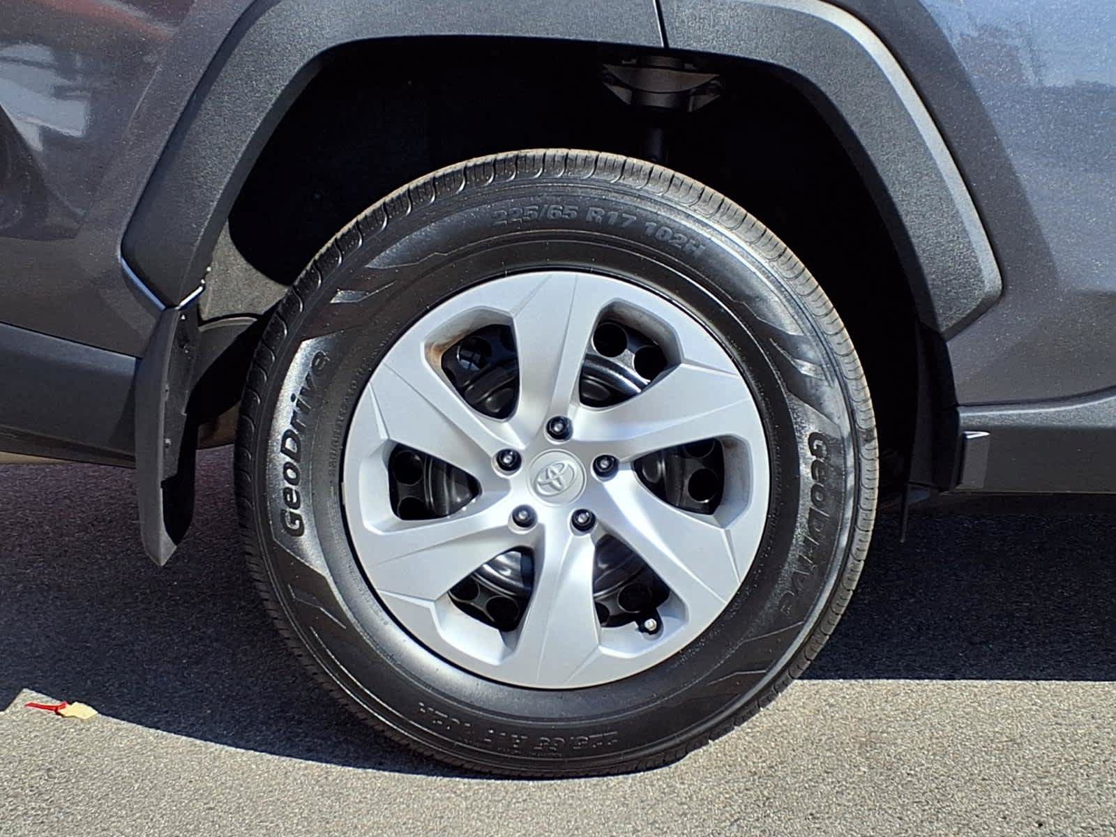 Used 2025 Toyota RAV4 LE FWD image 7