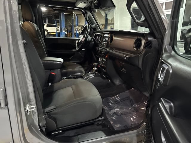 Used 2021 Jeep Gladiator Sport AWD/4WD image 16