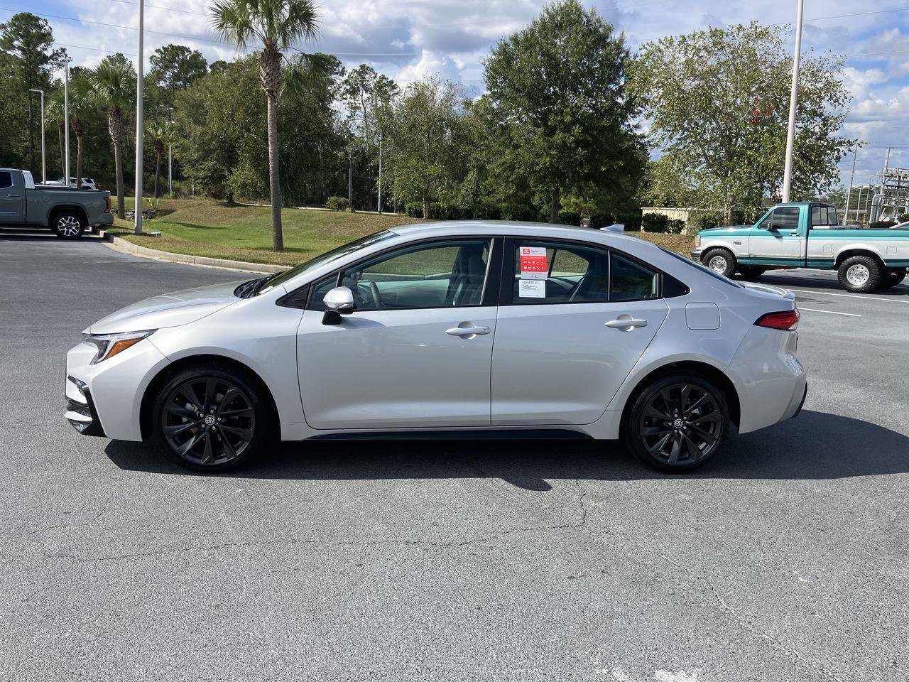 New 2026 Toyota Corolla SE image 2