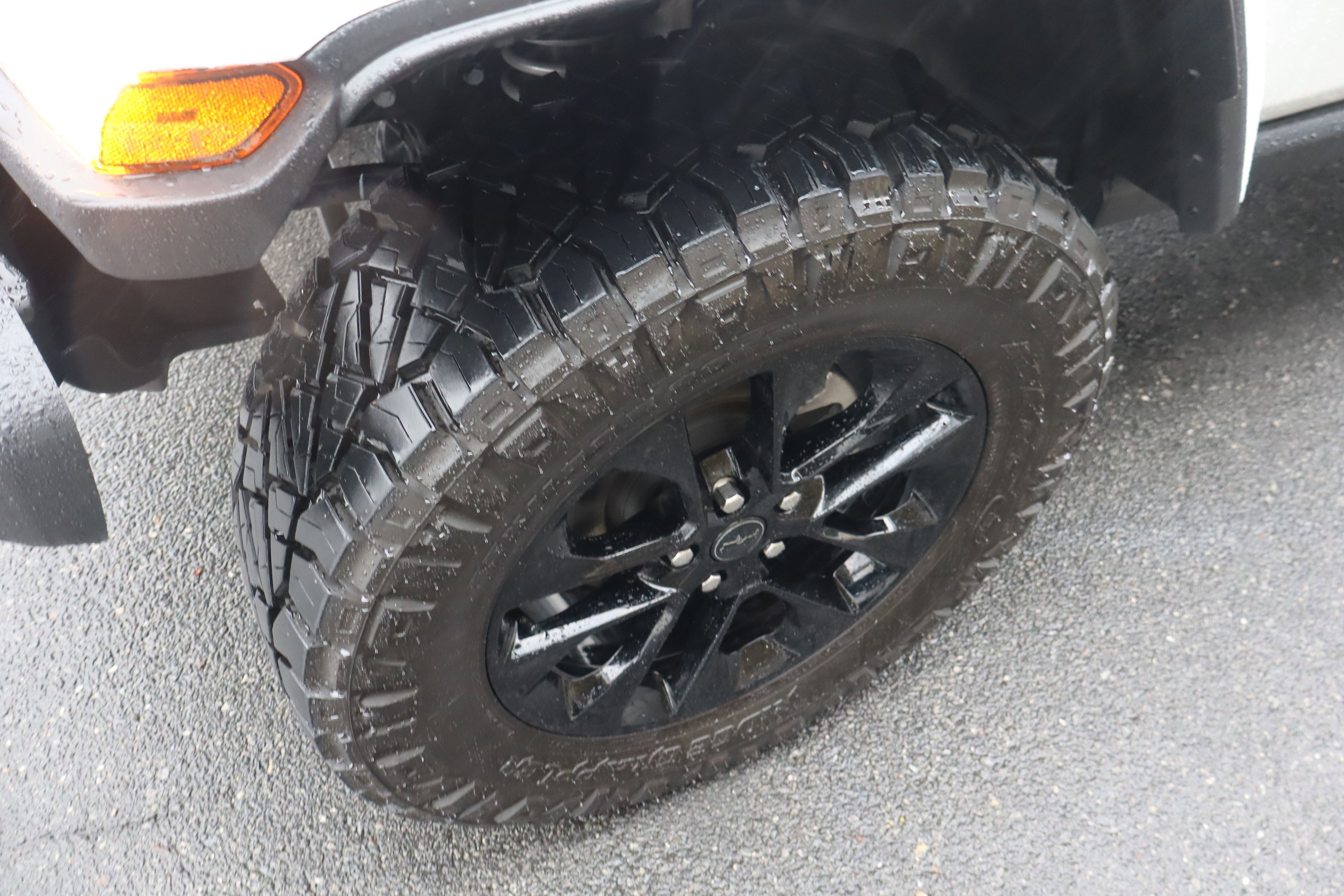 Used 2025 Jeep Gladiator Sport image 39