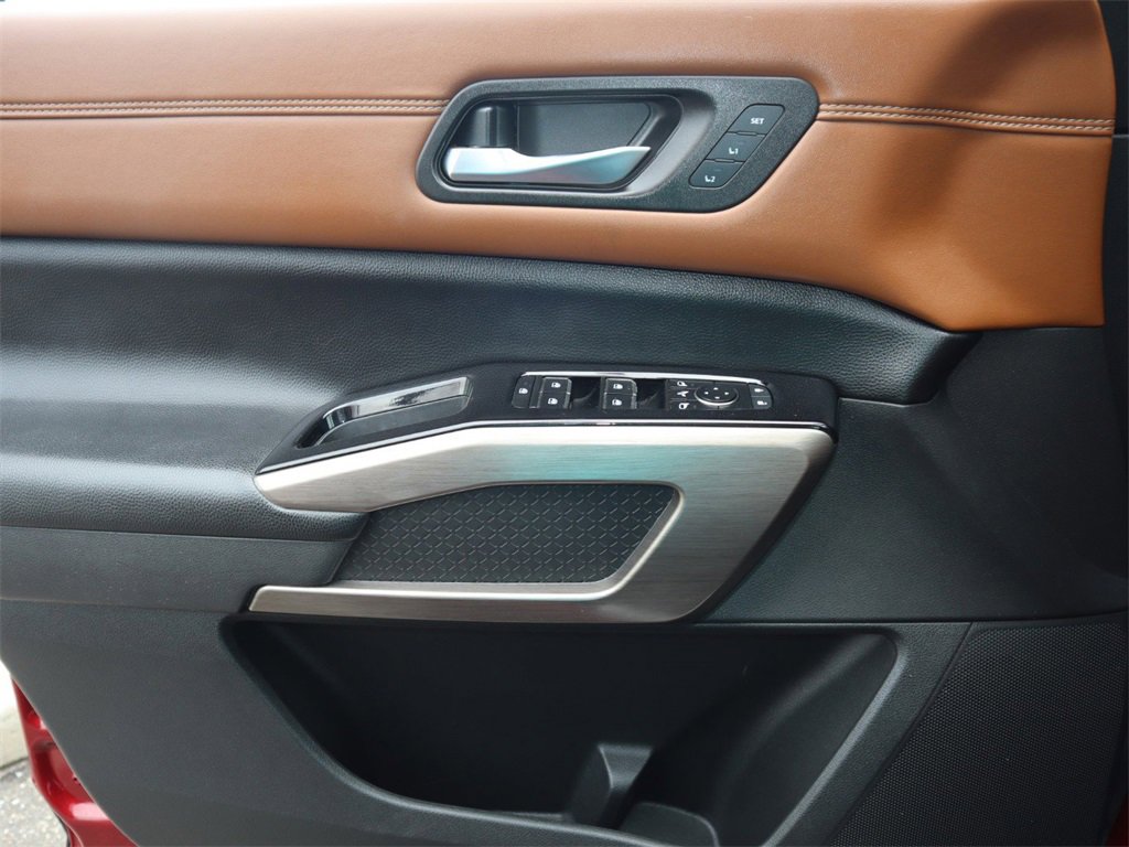 Certified 2022 Nissan Pathfinder Platinum w/ Cargo Package image 18