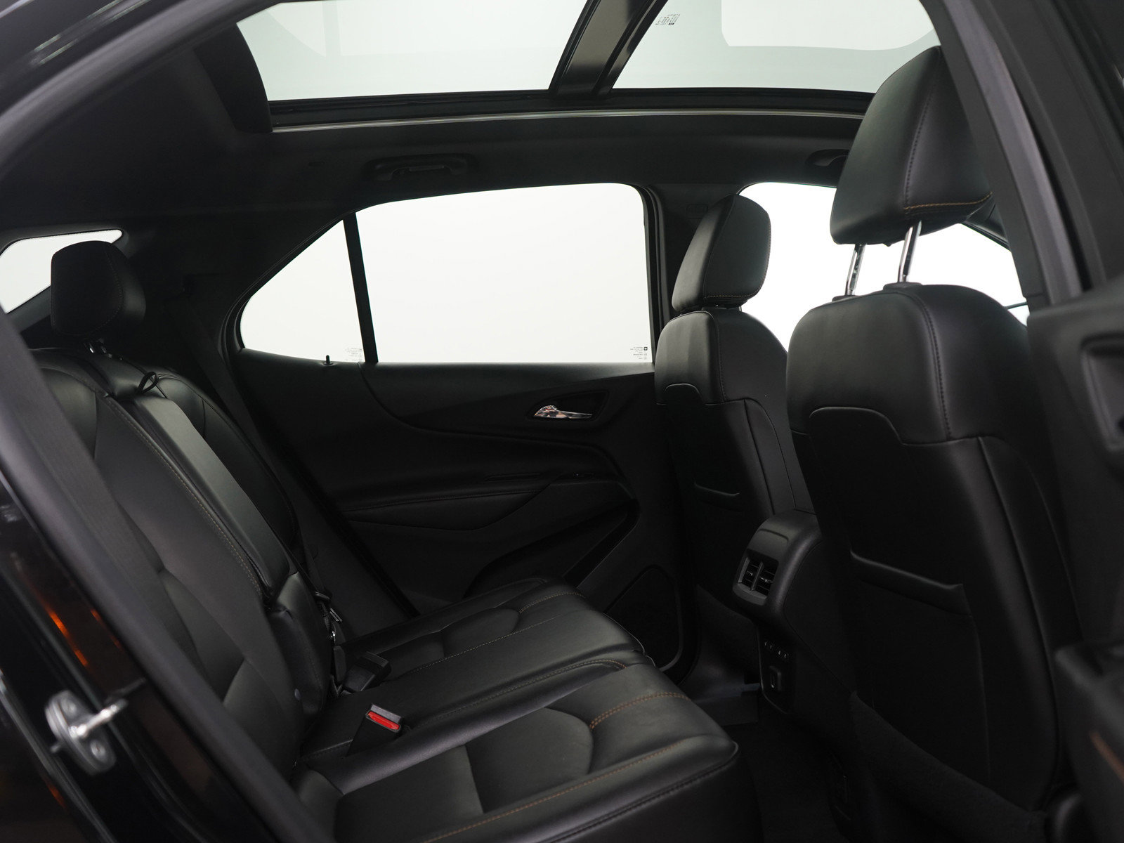 Used 2023 Chevrolet Equinox Premier AWD/4WD image 12