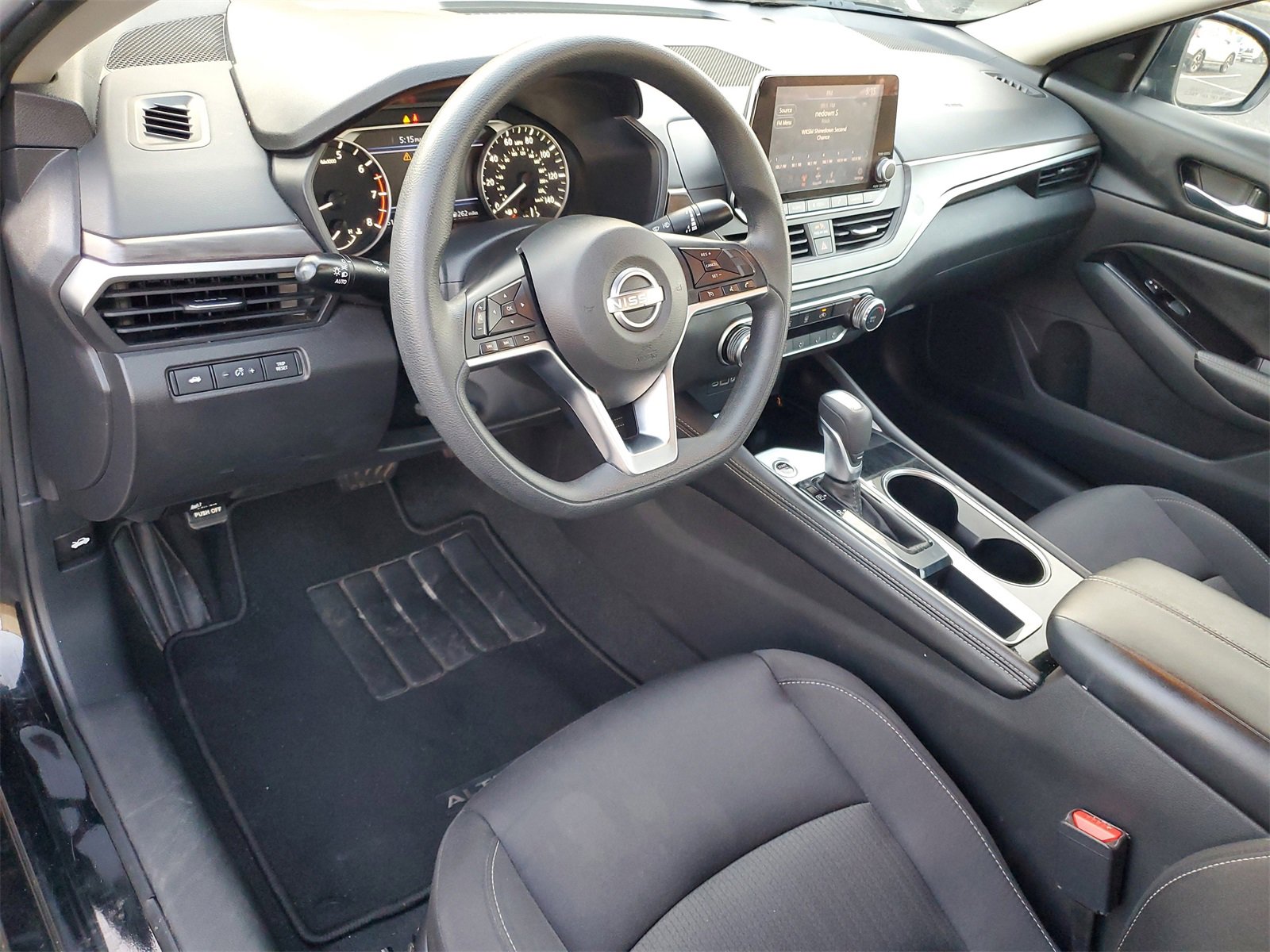 Used 2023 Nissan Altima 2.5 SV image 6